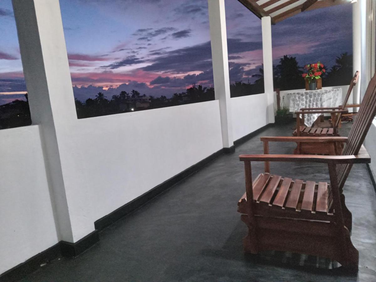 Indika'S Apartment Hikkaduwa Ngoại thất bức ảnh