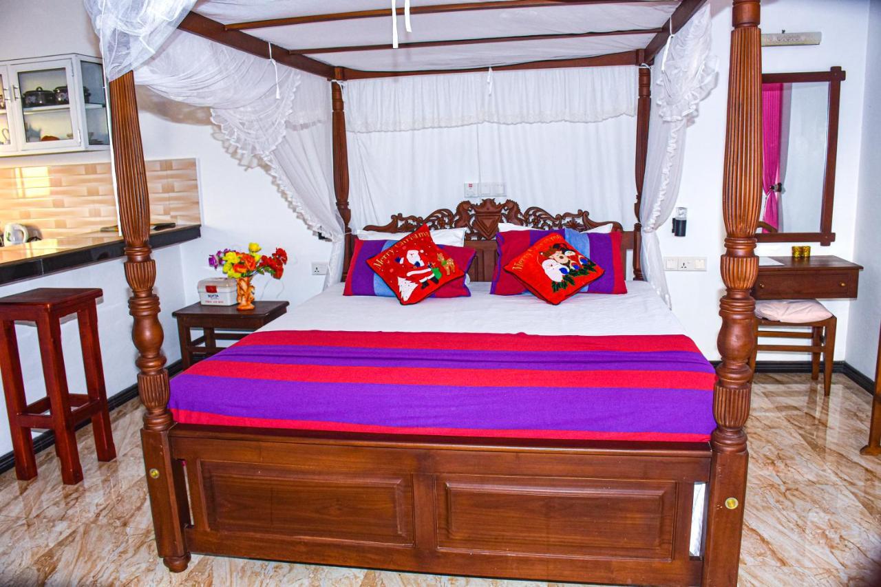 Indika'S Apartment Hikkaduwa Ngoại thất bức ảnh