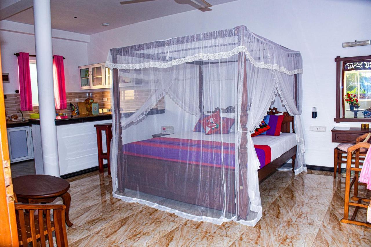 Indika'S Apartment Hikkaduwa Ngoại thất bức ảnh