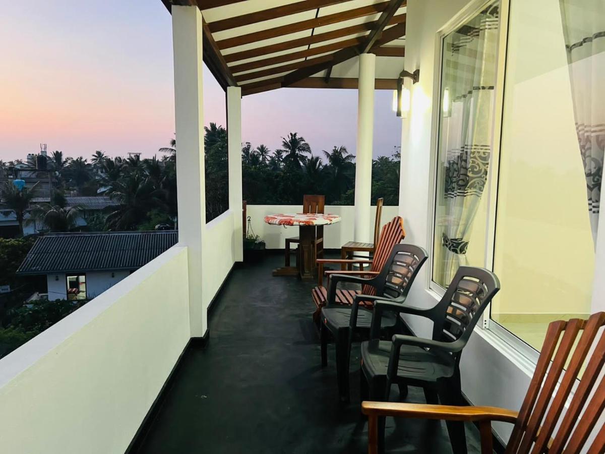 Indika'S Apartment Hikkaduwa Ngoại thất bức ảnh