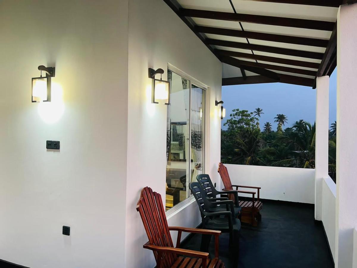 Indika'S Apartment Hikkaduwa Ngoại thất bức ảnh